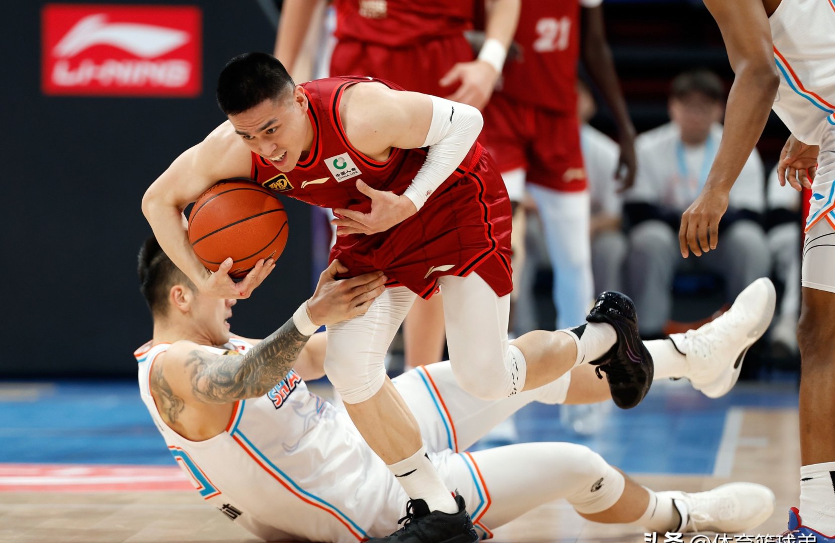 关键时刻球队展现团队力量,成功逆转比分的简单介绍 关键时刻球队展现团队力量,成功逆转比分的简单介绍