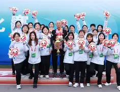 开云-加拿大队女足团结一心，轻松战胜对手的简单介绍